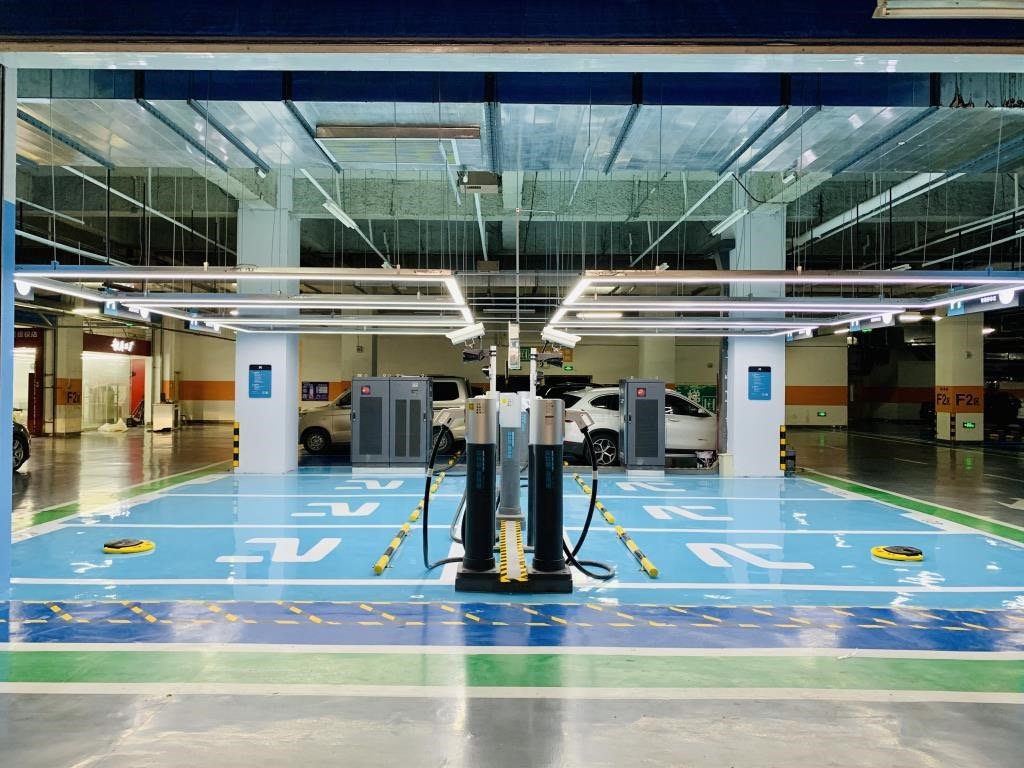 Neutron 480kW Master Unit — central power conversion hub for Master-Terminal group charging deployments